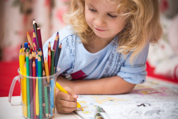 De 10 fördelarna med att rita för ett barn